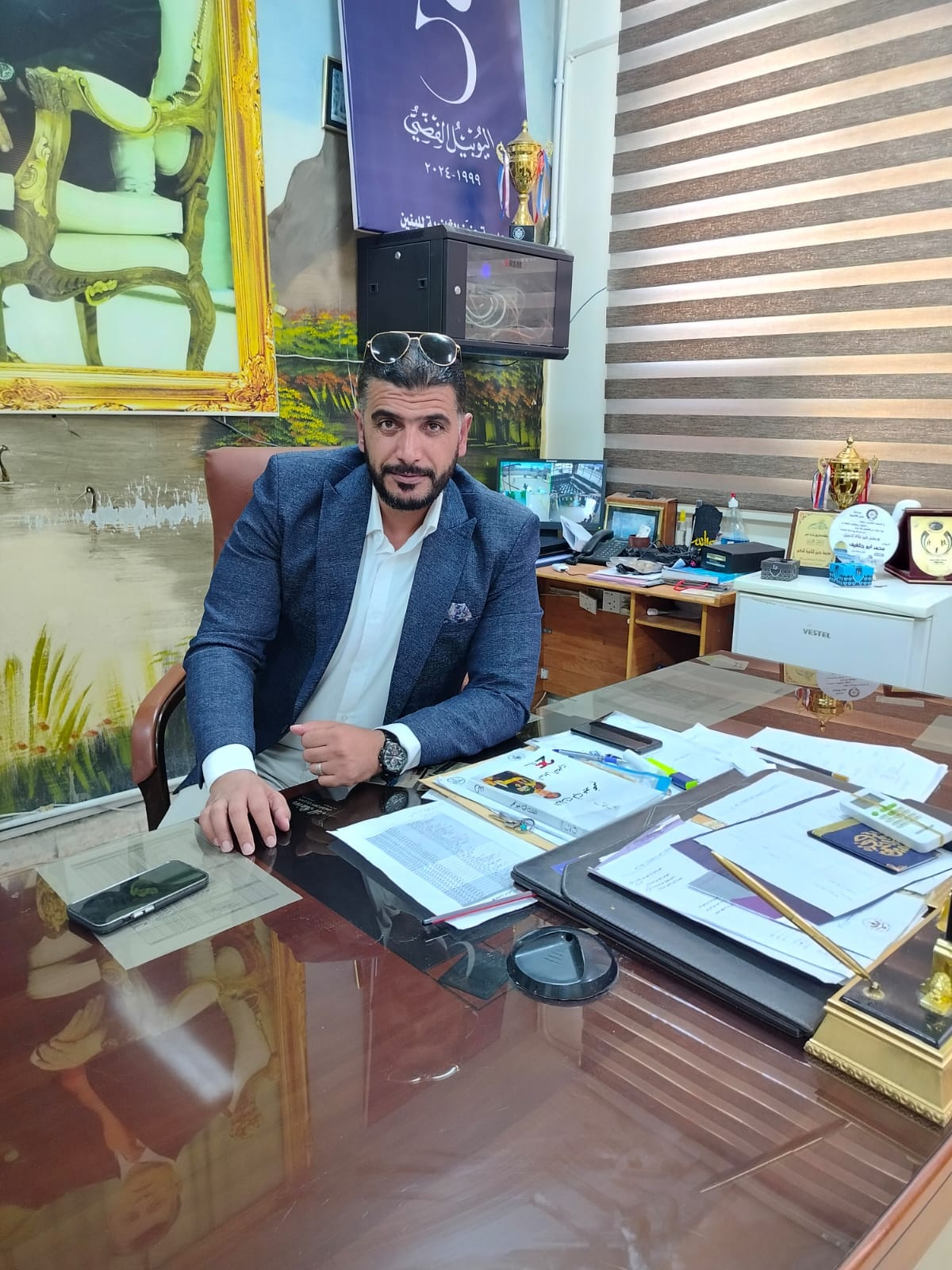 قائد مدرسة حكومية يضبط النظام بفعالية ويدعو لتحسين البيئة التعليمية